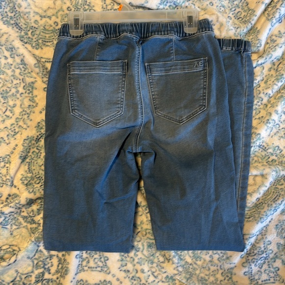 American Eagle jogger jeans - Picture 2 of 3
